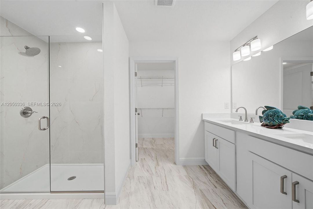 En Venta: $307,000 (4 camas, 2 baños, 1773 Pies cuadrados)