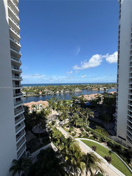 For Sale: $2,150,000 (3 beds, 3 baths, 3173 Square Feet)