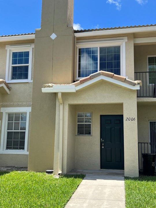 For Rent: $2,300 (2 beds, 2 baths, 1088 Square Feet)