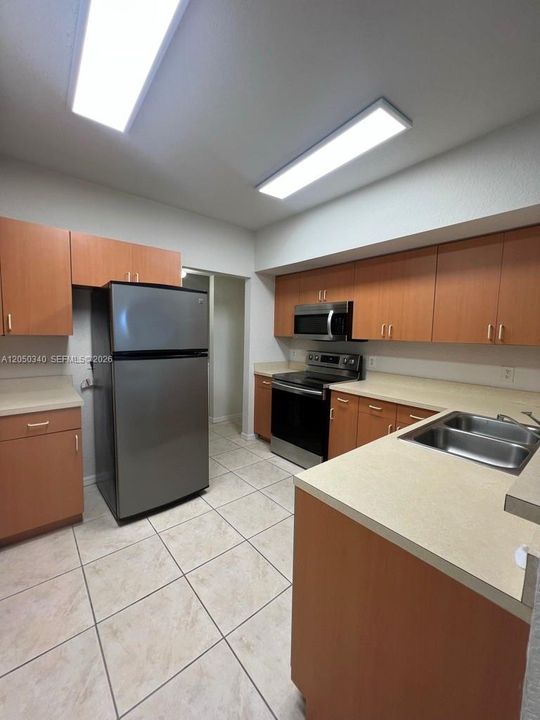 For Rent: $2,300 (2 beds, 2 baths, 1088 Square Feet)