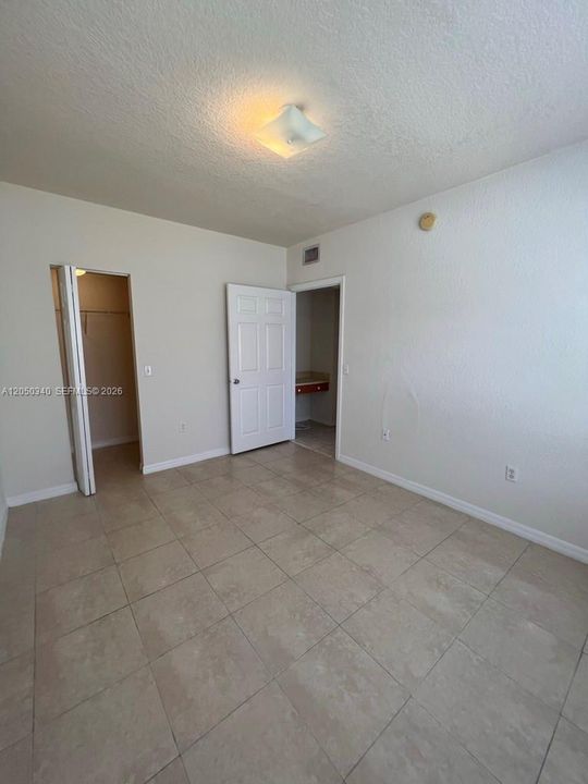 For Rent: $2,300 (2 beds, 2 baths, 1088 Square Feet)