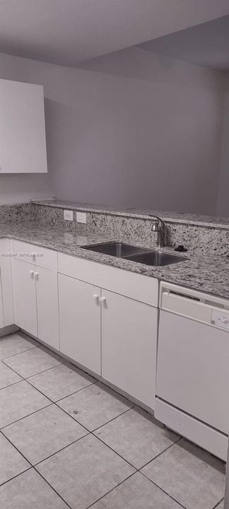 For Rent: $2,650 (3 beds, 2 baths, 1385 Square Feet)