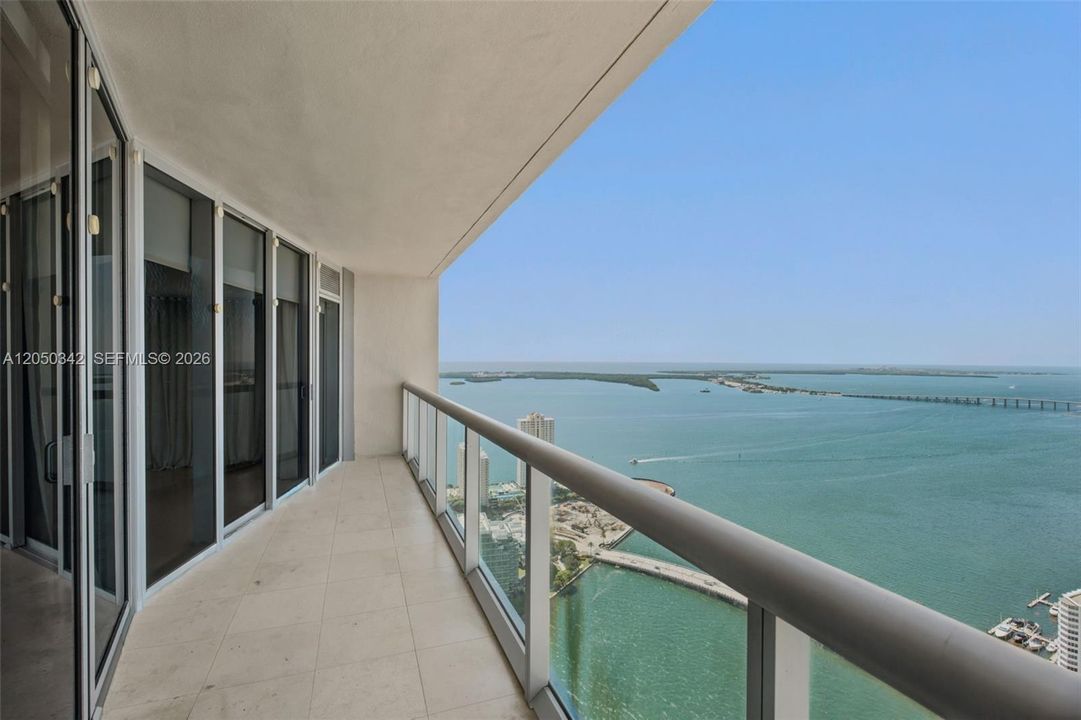 For Sale: $622,000 (1 beds, 1 baths, 1035 Square Feet)