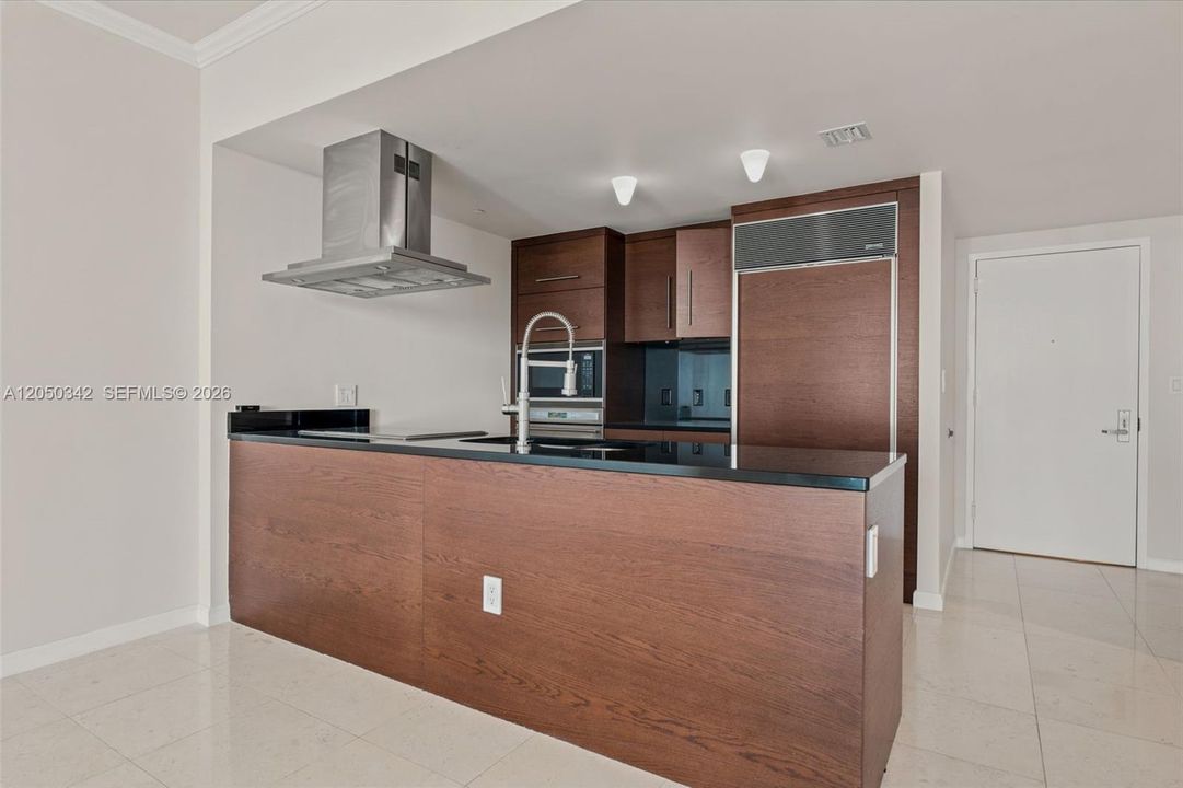 For Sale: $622,000 (1 beds, 1 baths, 1035 Square Feet)