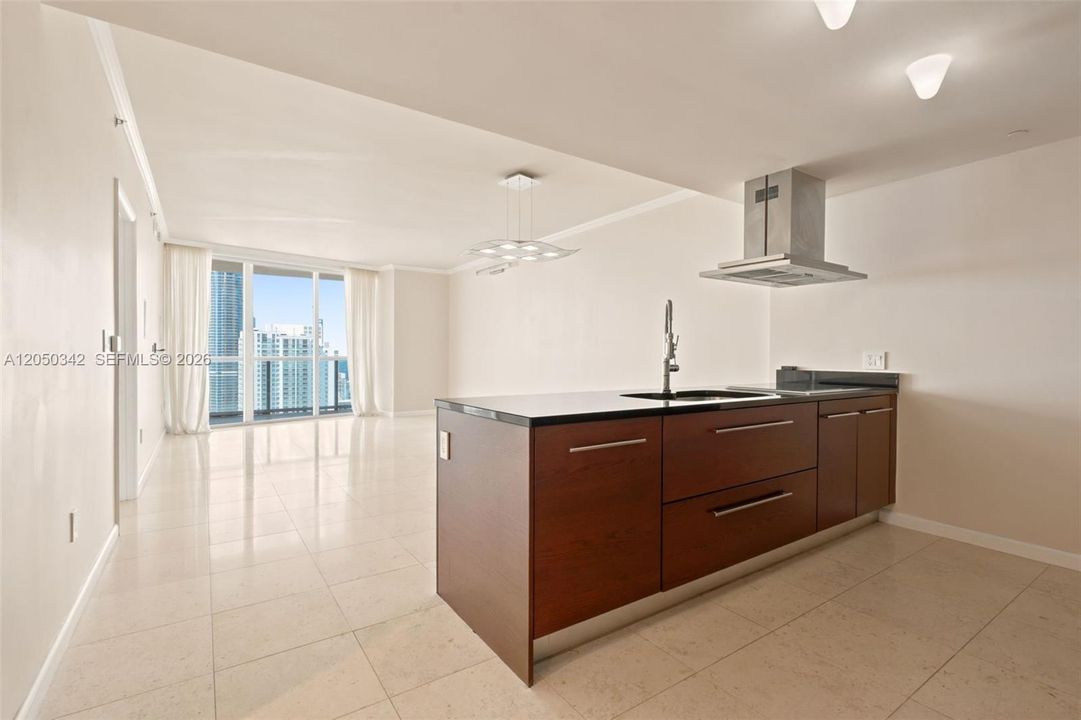 For Sale: $622,000 (1 beds, 1 baths, 1035 Square Feet)