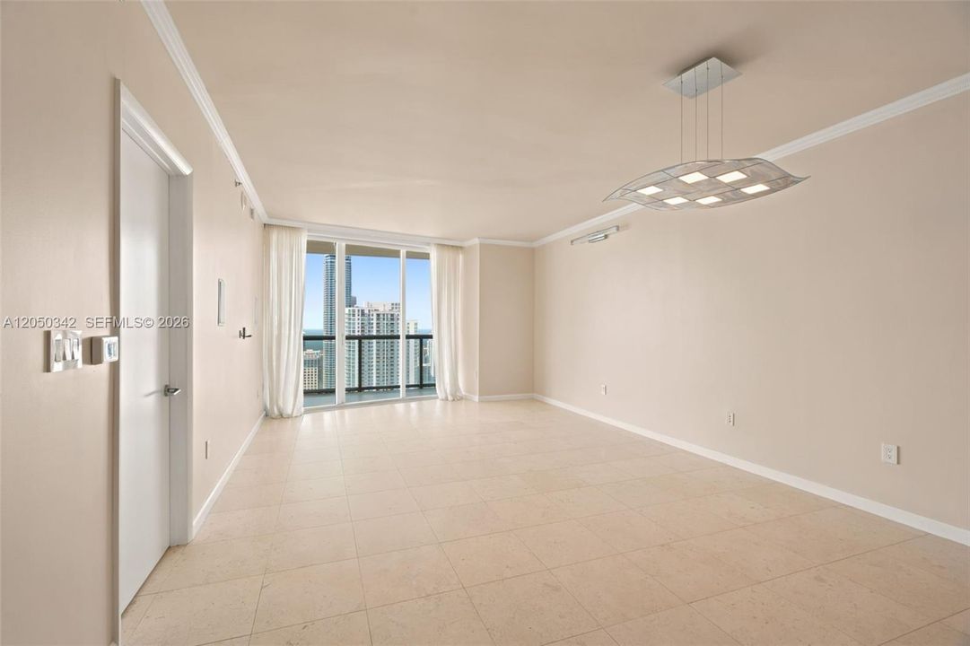 For Sale: $622,000 (1 beds, 1 baths, 1035 Square Feet)
