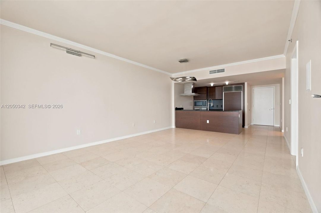 For Sale: $622,000 (1 beds, 1 baths, 1035 Square Feet)