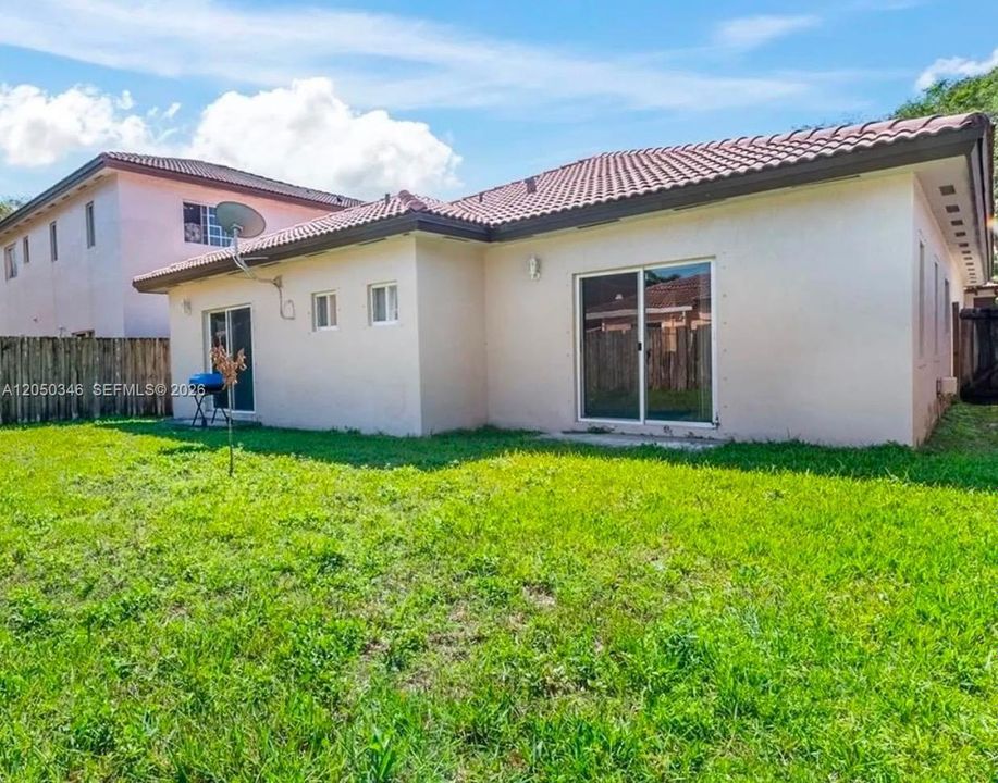For Sale: $750,000 (4 beds, 2 baths, 1867 Square Feet)