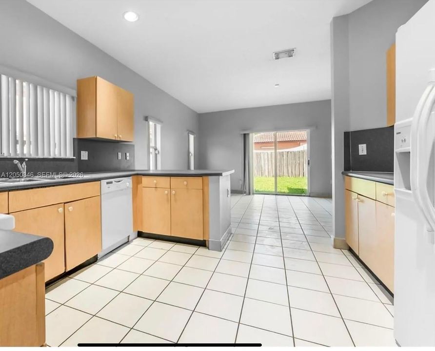 For Sale: $750,000 (4 beds, 2 baths, 1867 Square Feet)