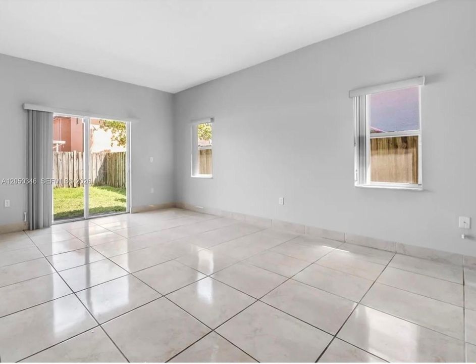 For Sale: $750,000 (4 beds, 2 baths, 1867 Square Feet)