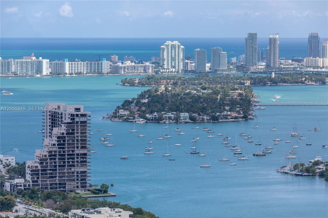 For Rent: $4,600 (1 beds, 2 baths, 888 Square Feet)