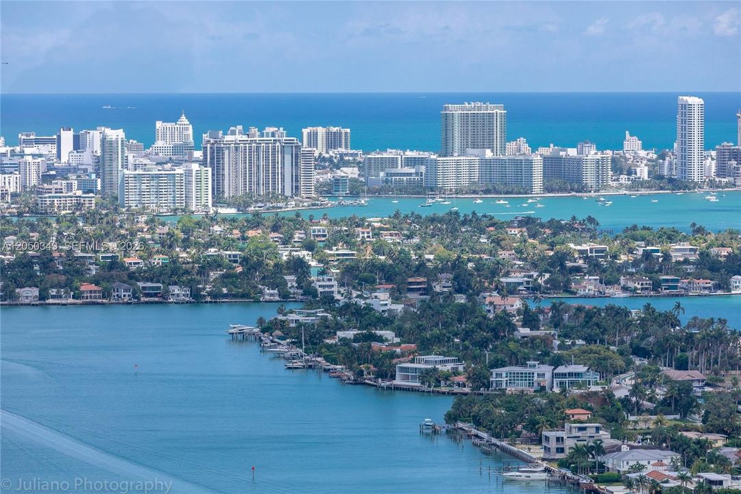 For Rent: $4,600 (1 beds, 2 baths, 888 Square Feet)