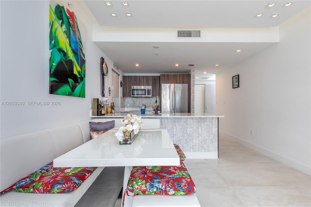 For Rent: $4,600 (1 beds, 2 baths, 888 Square Feet)