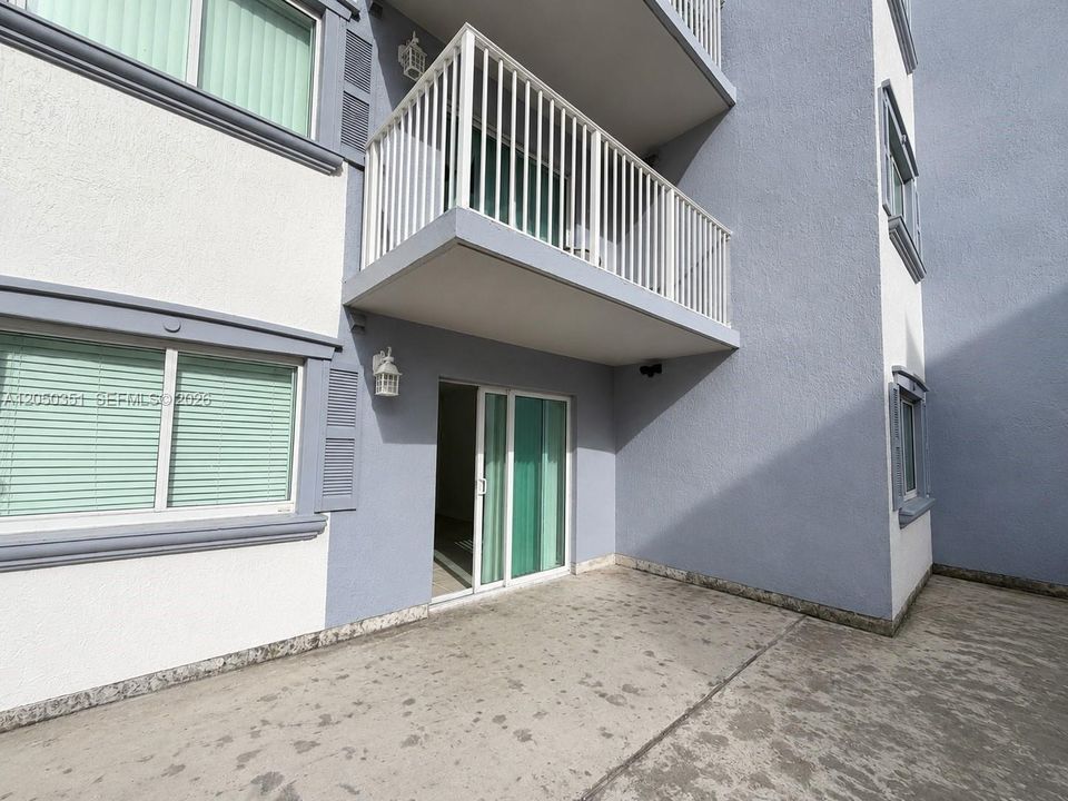 For Rent: $2,500 (2 beds, 2 baths, 900 Square Feet)