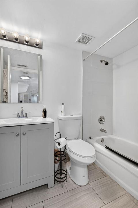 2nd Bathroom