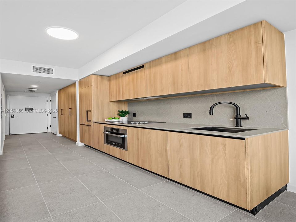 For Sale: $500,000 (0 beds, 1 baths, 544 Square Feet)