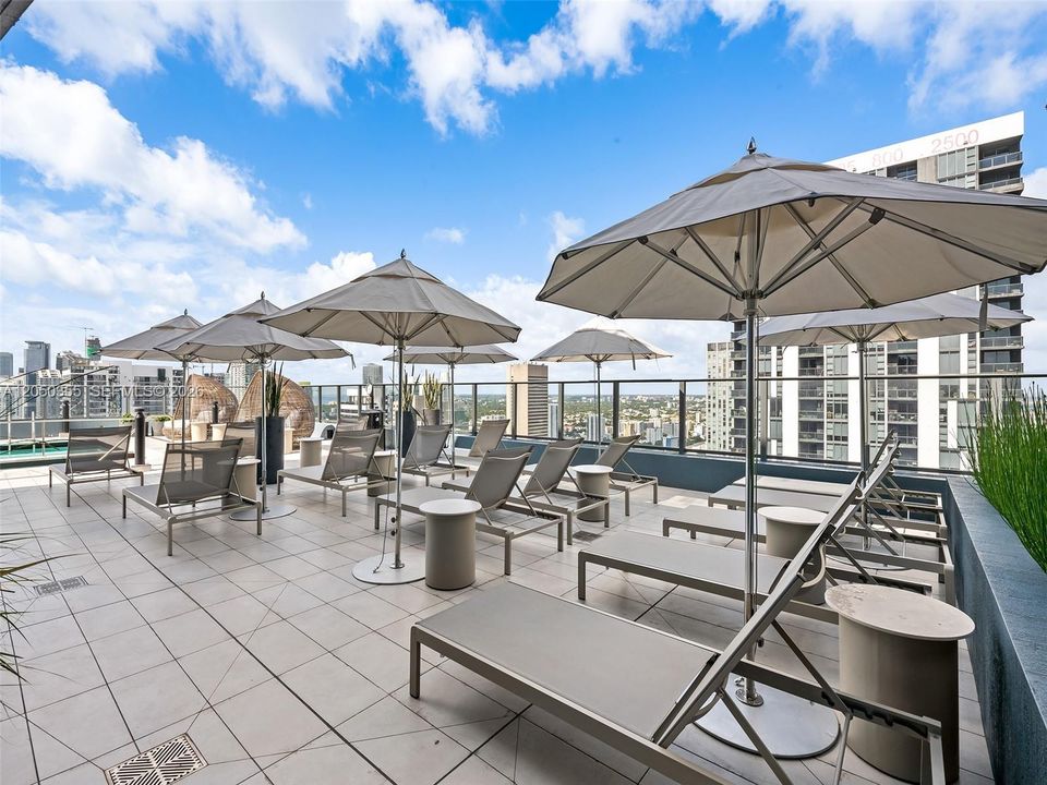 For Sale: $500,000 (0 beds, 1 baths, 544 Square Feet)