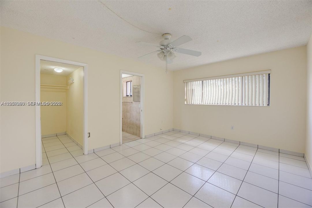 For Rent: $2,600 (3 beds, 2 baths, 1040 Square Feet)