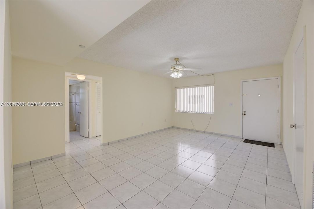 For Rent: $2,600 (3 beds, 2 baths, 1040 Square Feet)