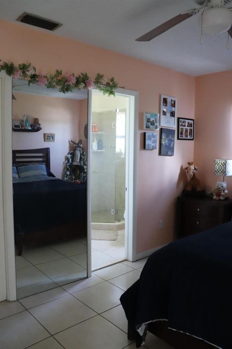 Master Bedroom2