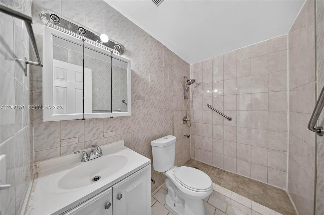 For Sale: $690,000 (3 beds, 3 baths, 1623 Square Feet)