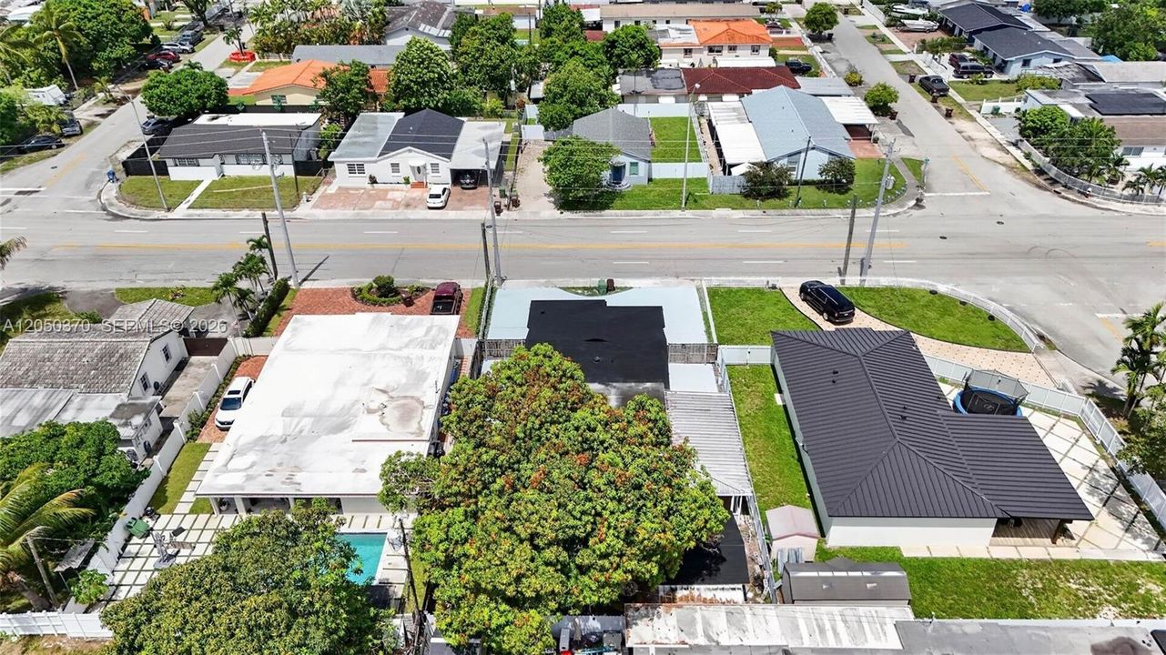 For Sale: $690,000 (3 beds, 3 baths, 1623 Square Feet)