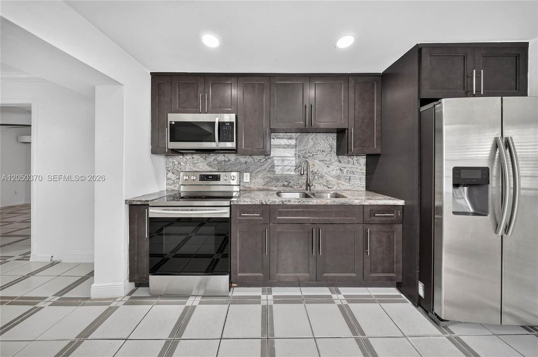 For Sale: $690,000 (3 beds, 3 baths, 1623 Square Feet)