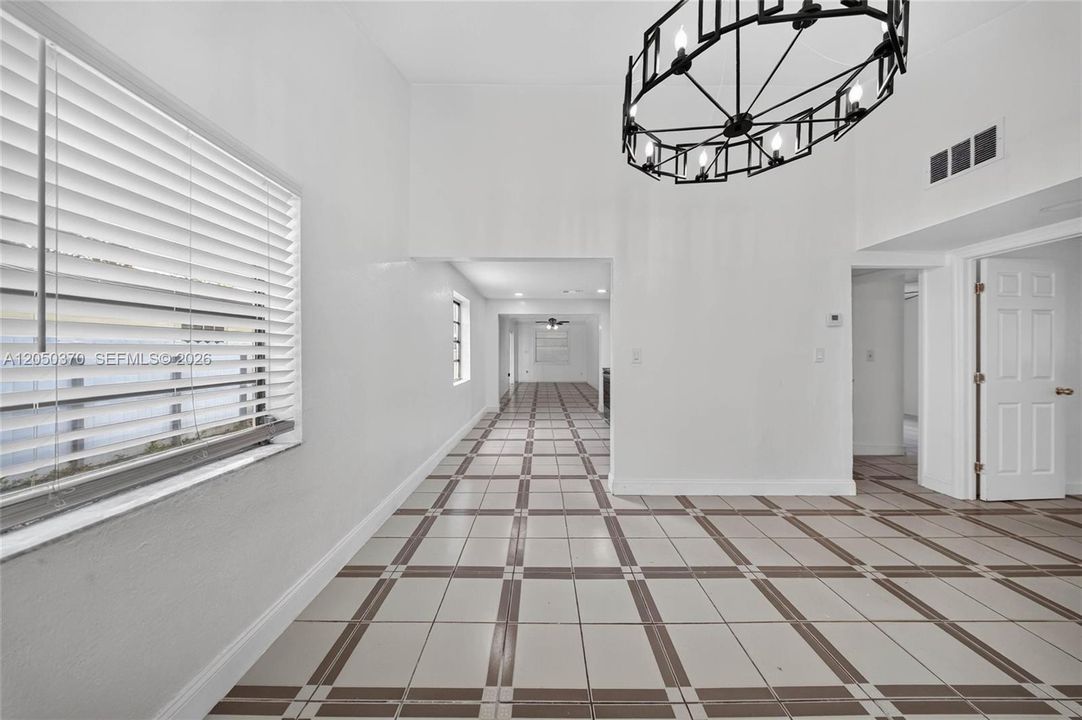 For Sale: $690,000 (3 beds, 3 baths, 1623 Square Feet)