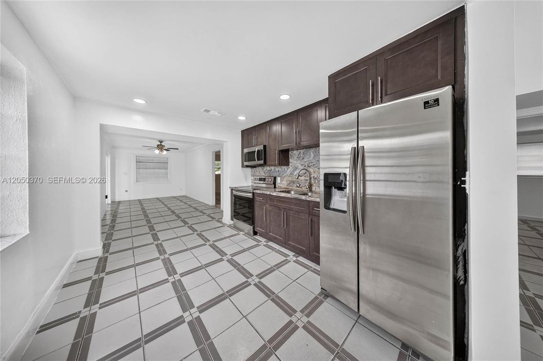 For Sale: $690,000 (3 beds, 3 baths, 1623 Square Feet)