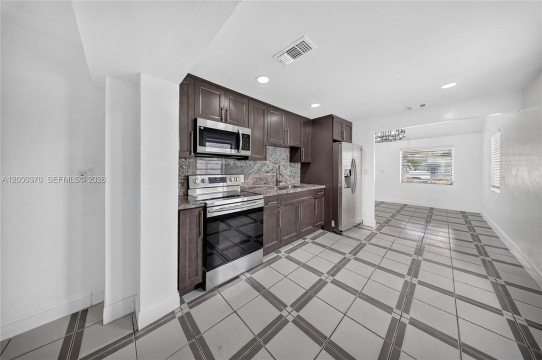 For Sale: $690,000 (3 beds, 3 baths, 1623 Square Feet)