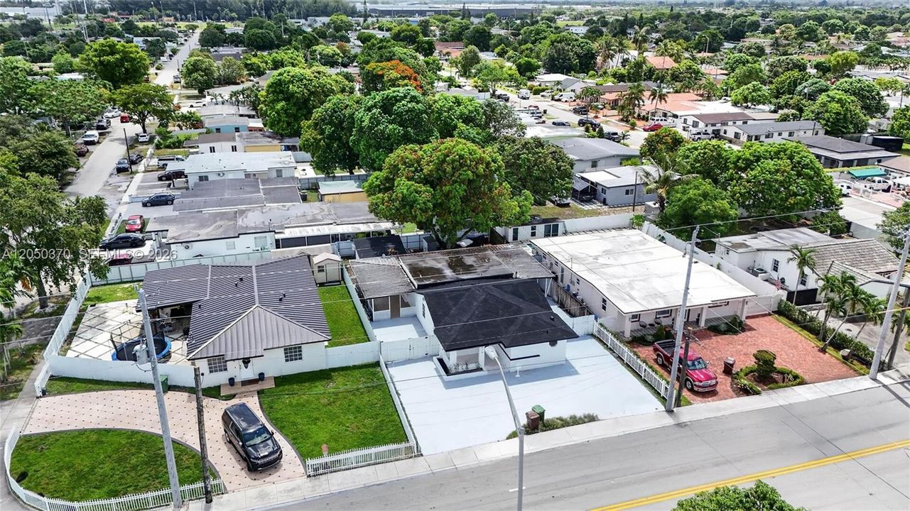 For Sale: $690,000 (3 beds, 3 baths, 1623 Square Feet)