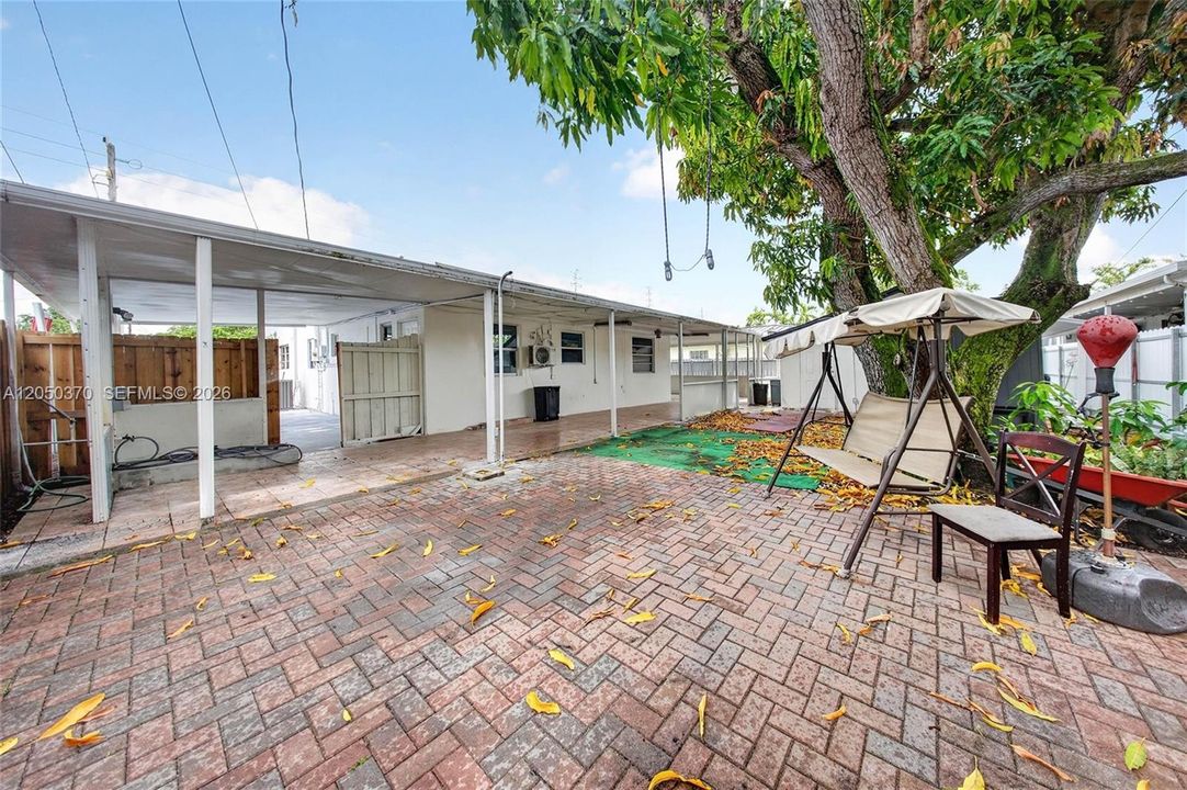 For Sale: $690,000 (3 beds, 3 baths, 1623 Square Feet)