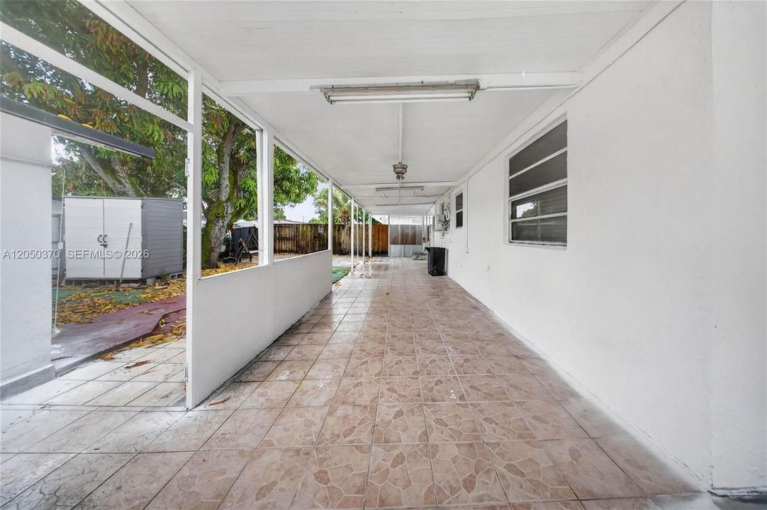 For Sale: $690,000 (3 beds, 3 baths, 1623 Square Feet)