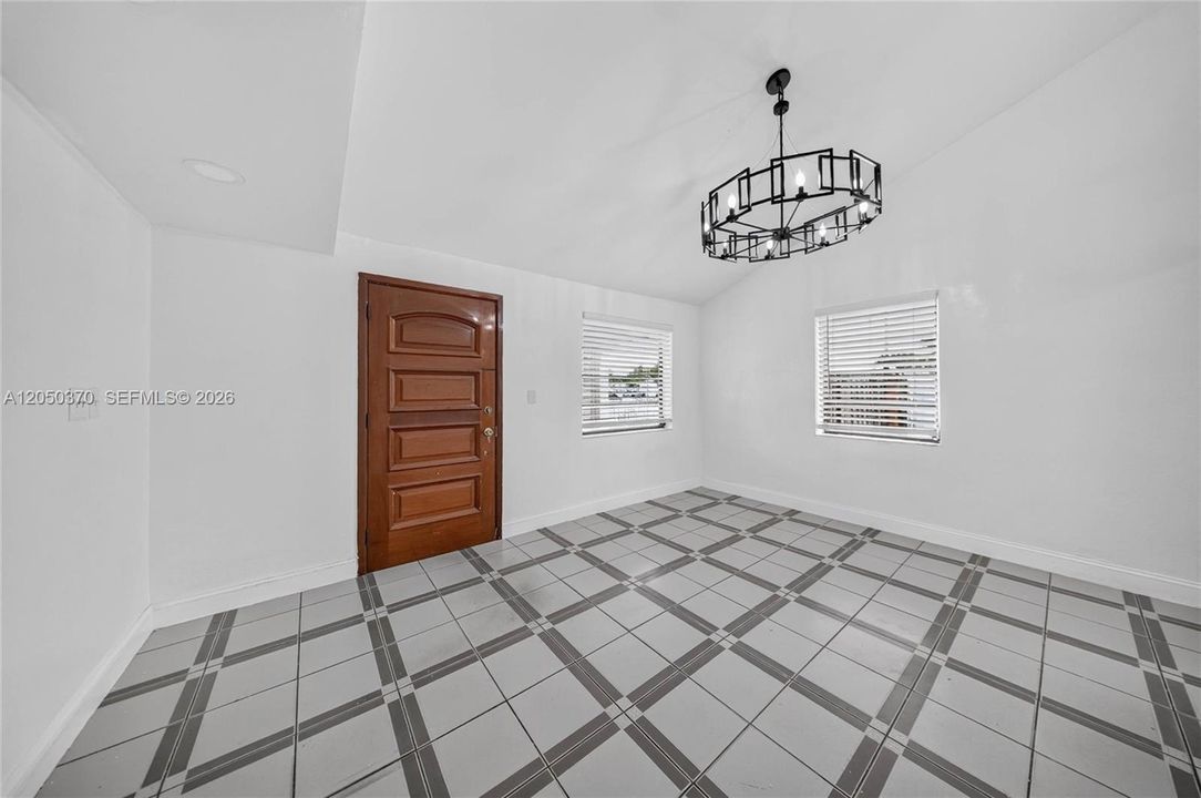 For Sale: $690,000 (3 beds, 3 baths, 1623 Square Feet)