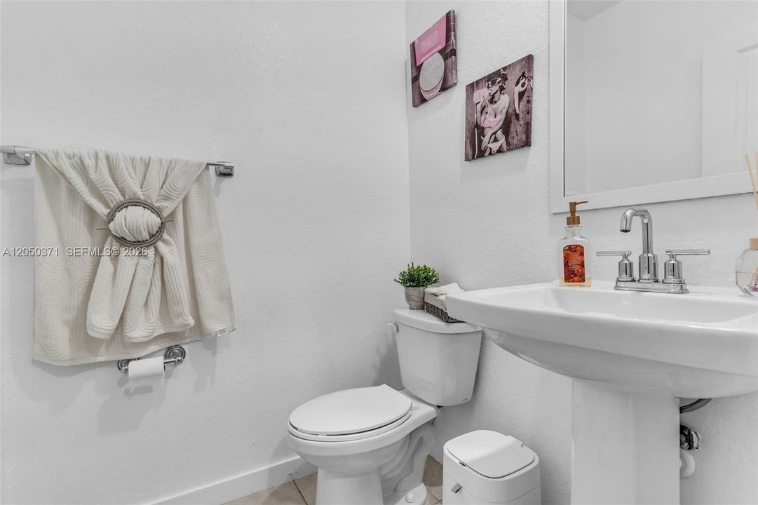 For Sale: $371,500 (3 beds, 2 baths, 1512 Square Feet)