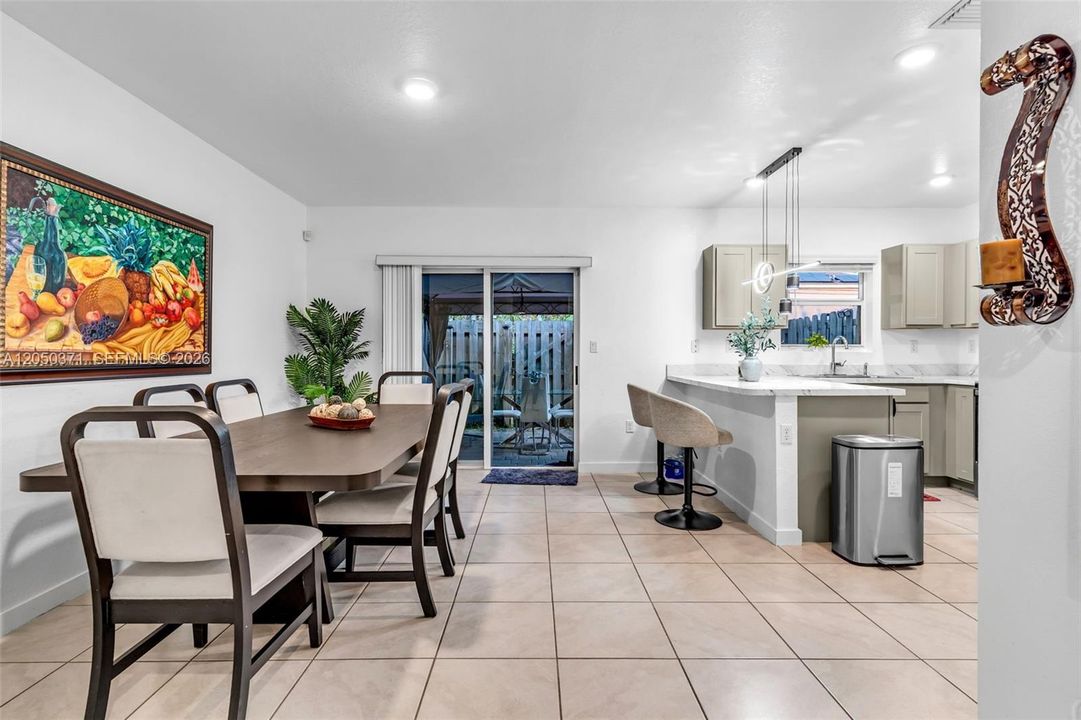 For Sale: $371,500 (3 beds, 2 baths, 1512 Square Feet)