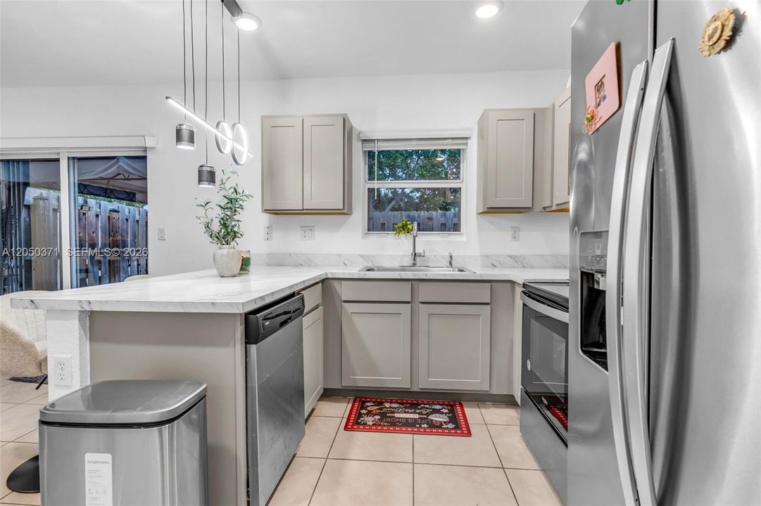 For Sale: $371,500 (3 beds, 2 baths, 1512 Square Feet)
