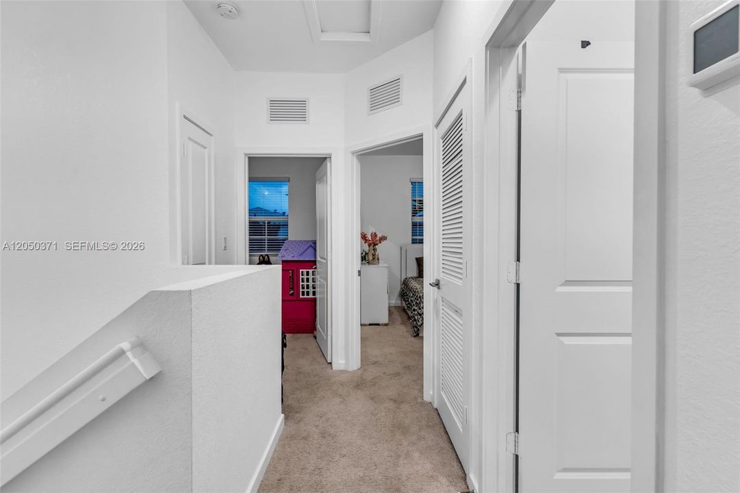 For Sale: $371,500 (3 beds, 2 baths, 1512 Square Feet)