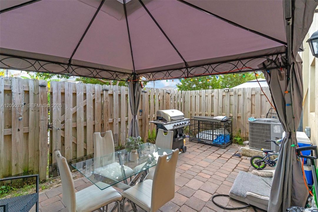 For Sale: $371,500 (3 beds, 2 baths, 1512 Square Feet)