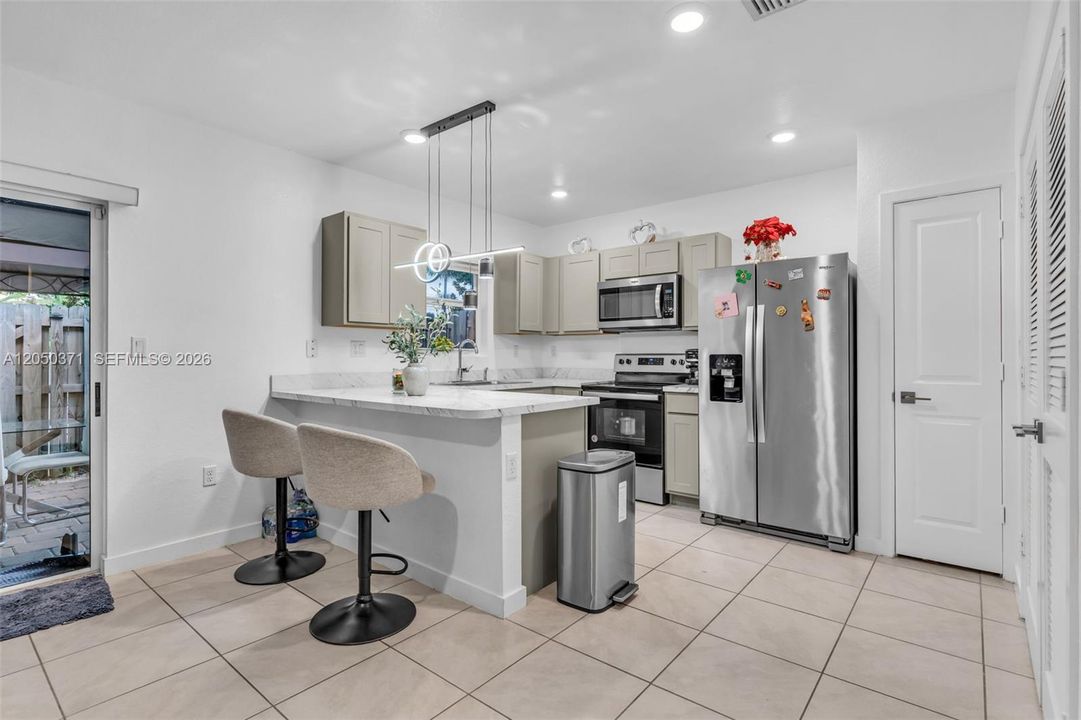For Sale: $371,500 (3 beds, 2 baths, 1512 Square Feet)