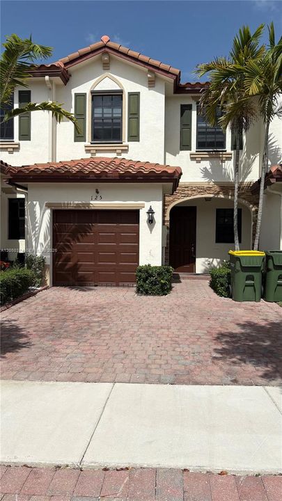 For Sale: $380,000 (4 beds, 2 baths, 1705 Square Feet)