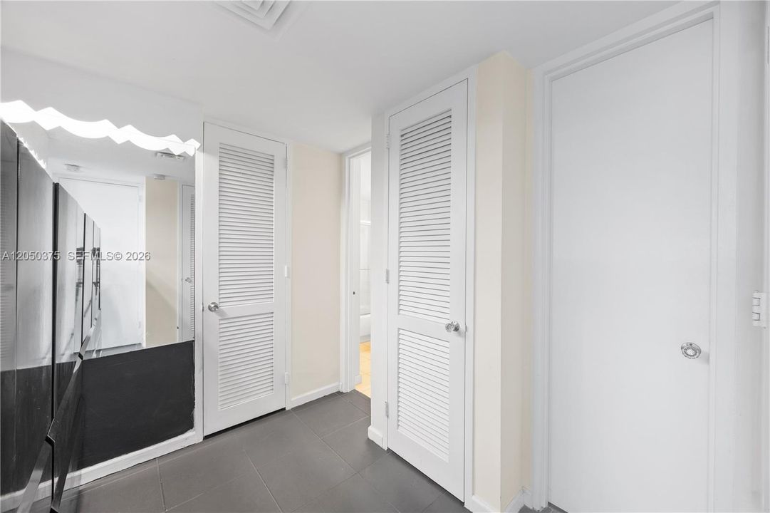 For Rent: $3,850 (1 beds, 2 baths, 1260 Square Feet)