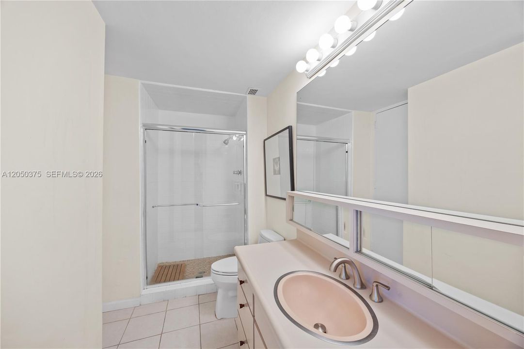 For Rent: $3,850 (1 beds, 2 baths, 1260 Square Feet)