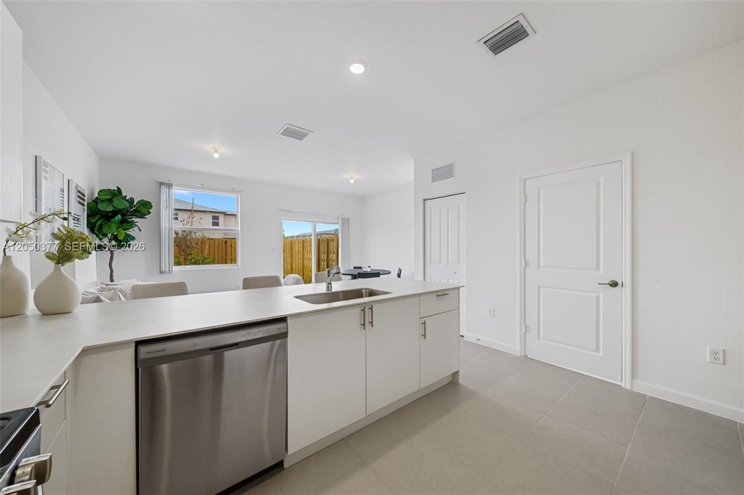For Rent: $2,995 (4 beds, 2 baths, 0 Square Feet)