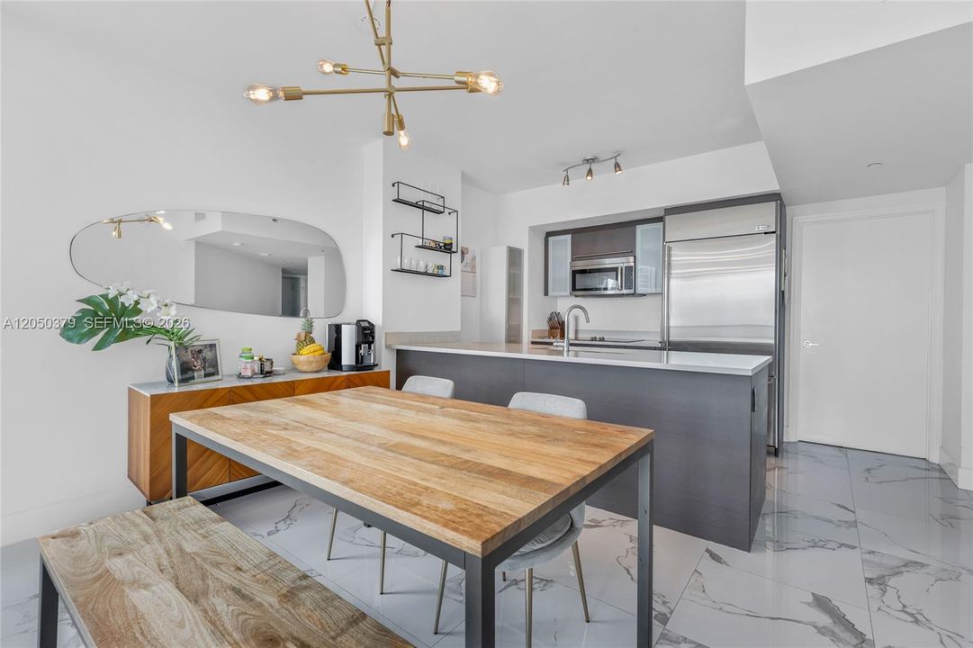 For Rent: $4,400 (2 beds, 2 baths, 1200 Square Feet)