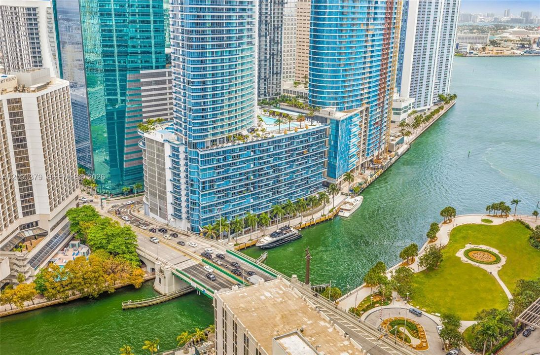 For Rent: $4,400 (2 beds, 2 baths, 1200 Square Feet)