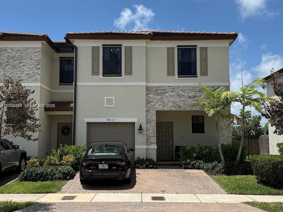 For Sale: $439,900 (3 beds, 2 baths, 1832 Square Feet)