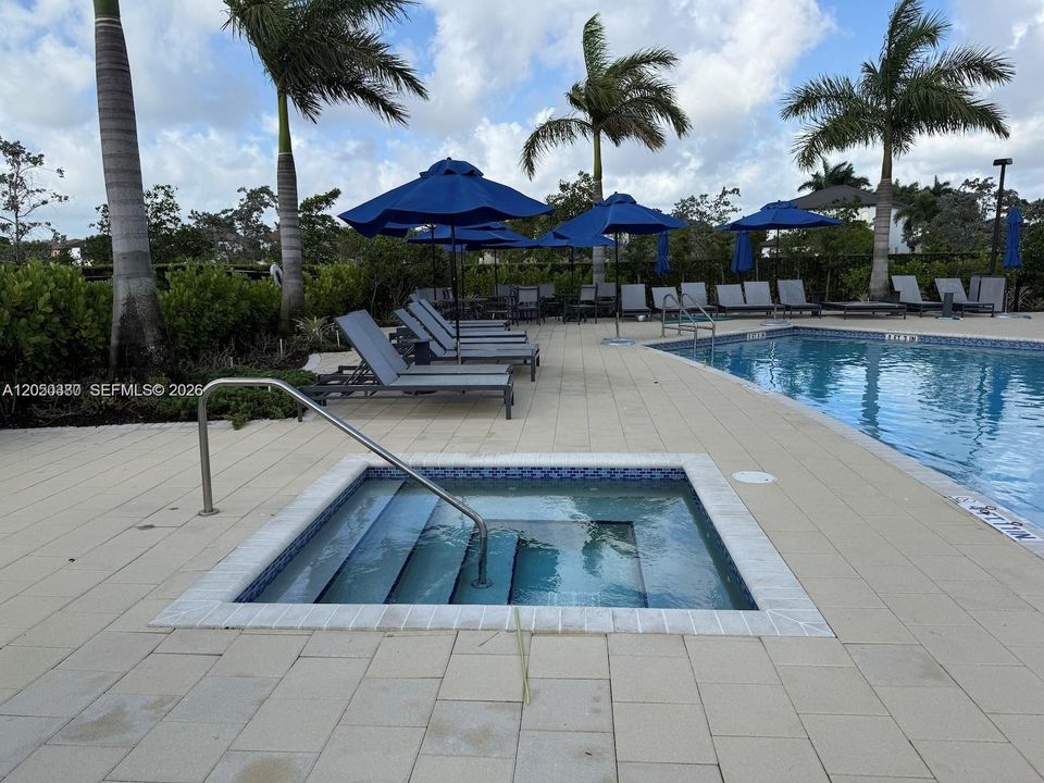 For Sale: $439,900 (3 beds, 2 baths, 1832 Square Feet)