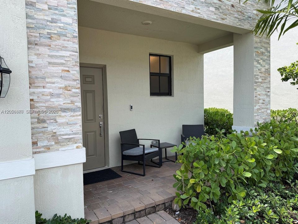 For Sale: $439,900 (3 beds, 2 baths, 1832 Square Feet)