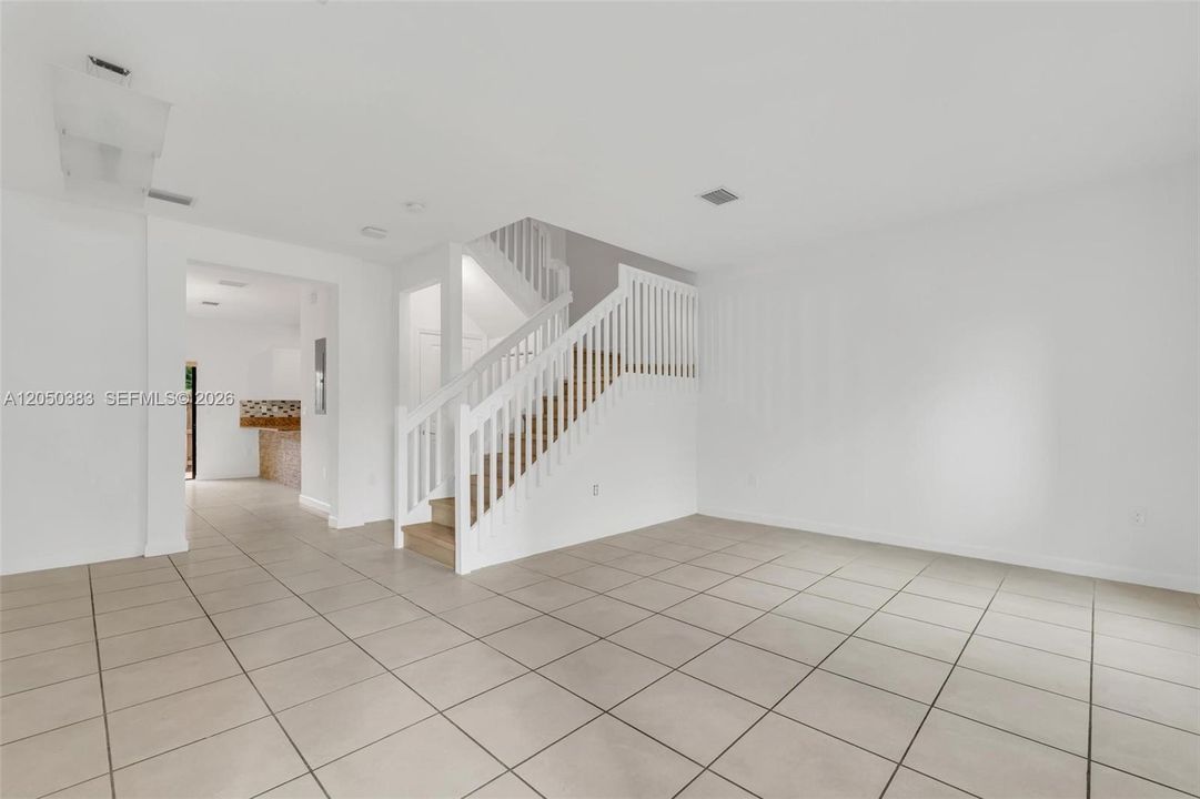 For Sale: $490,000 (3 beds, 3 baths, 1662 Square Feet)